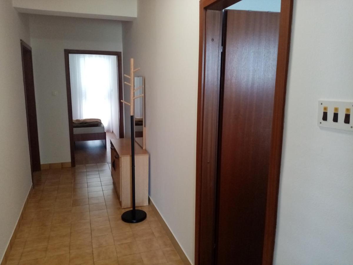 Pave Apartment Betina  Exterior foto