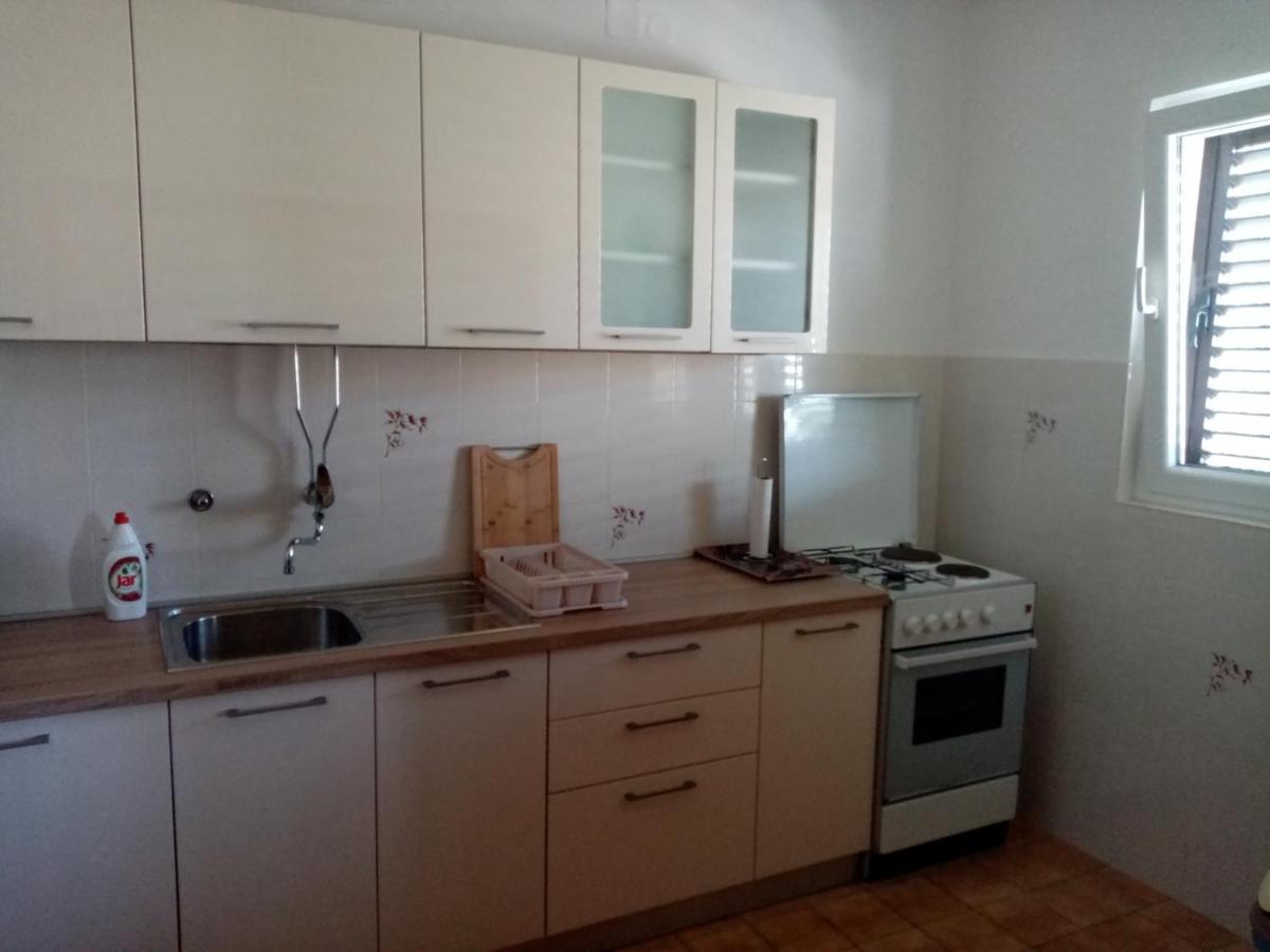 Pave Apartment Betina  Exterior foto